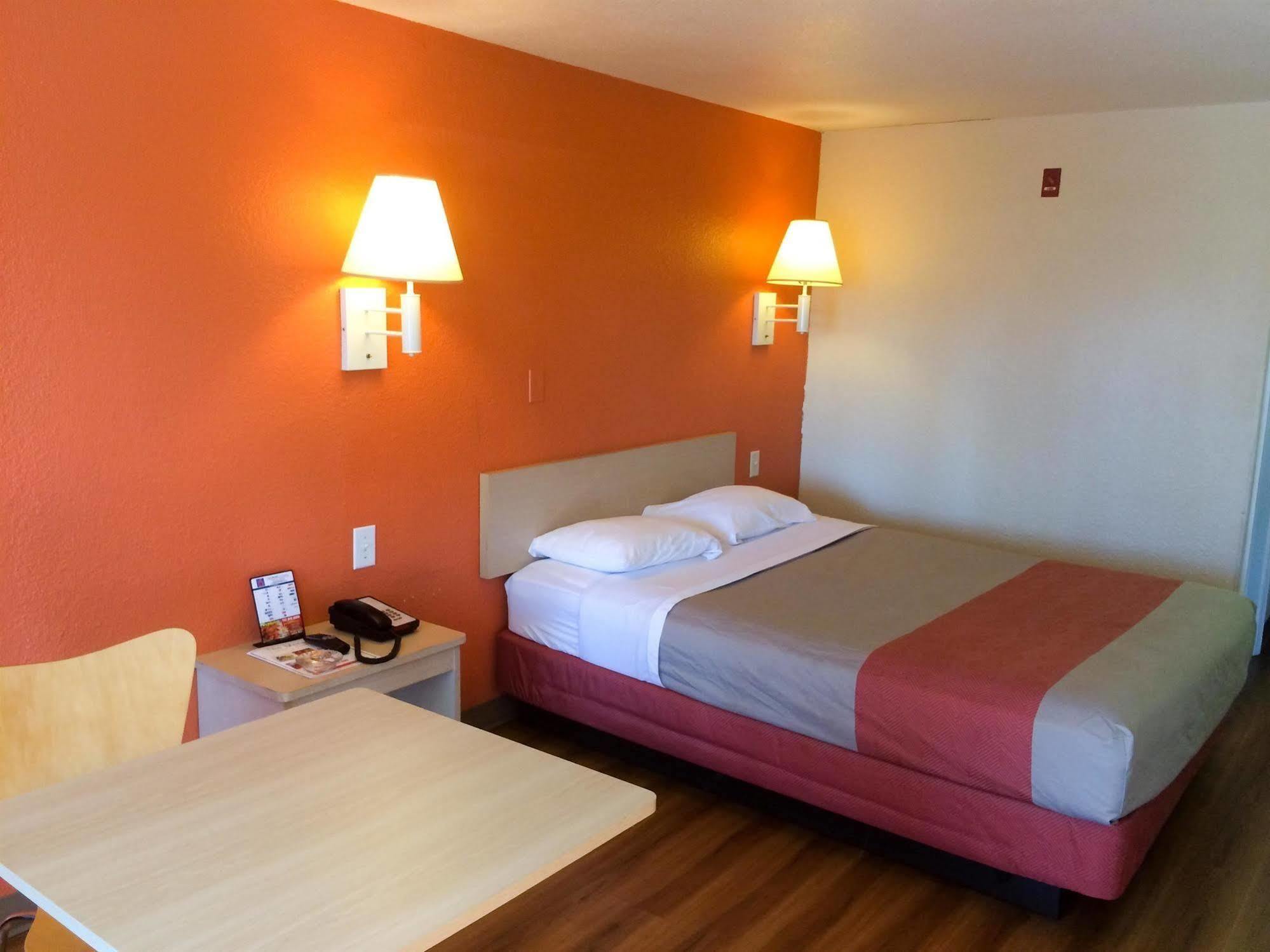 Motel 6-Newport News, Va Εξωτερικό φωτογραφία