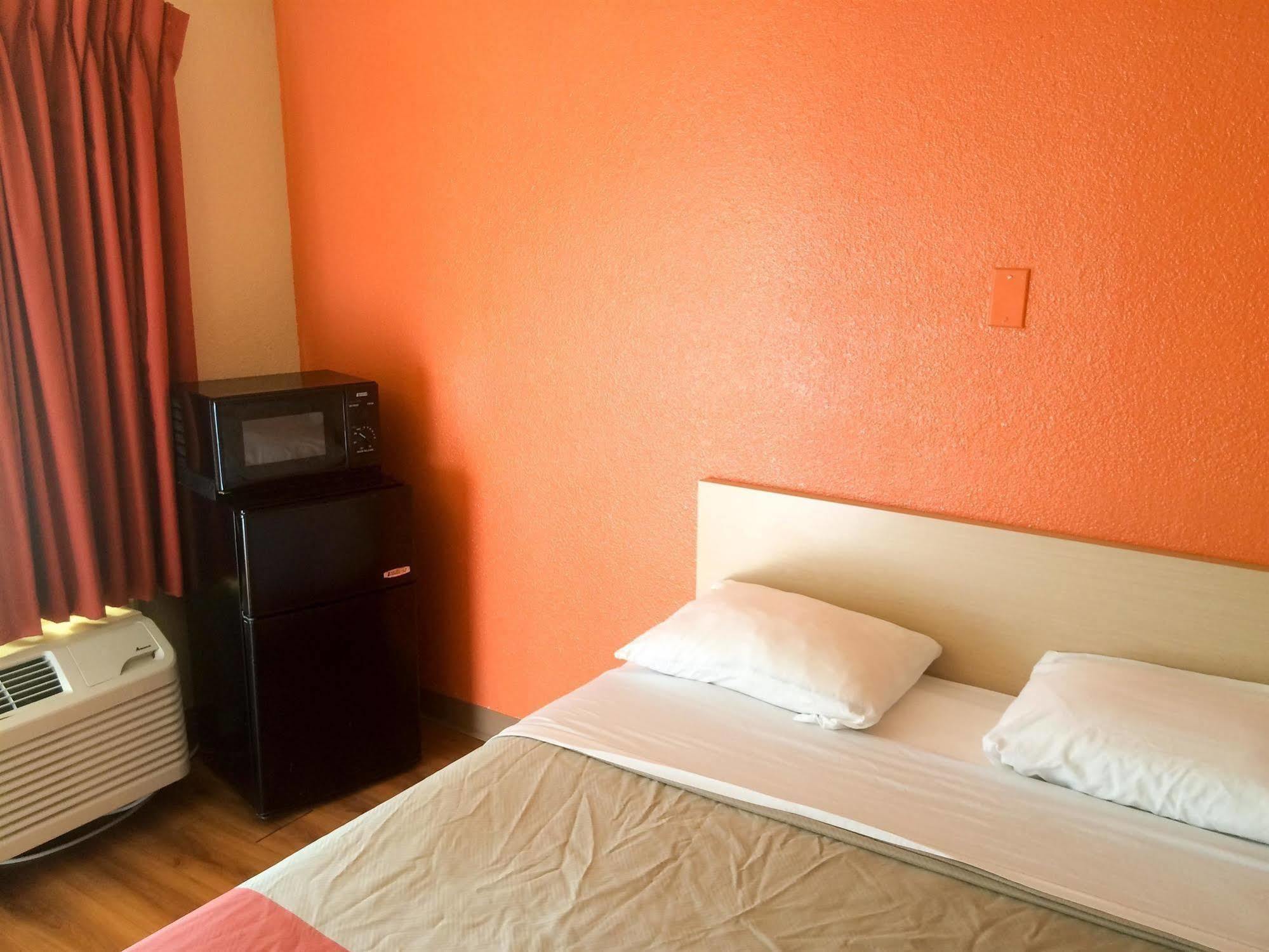 Motel 6-Newport News, Va Εξωτερικό φωτογραφία