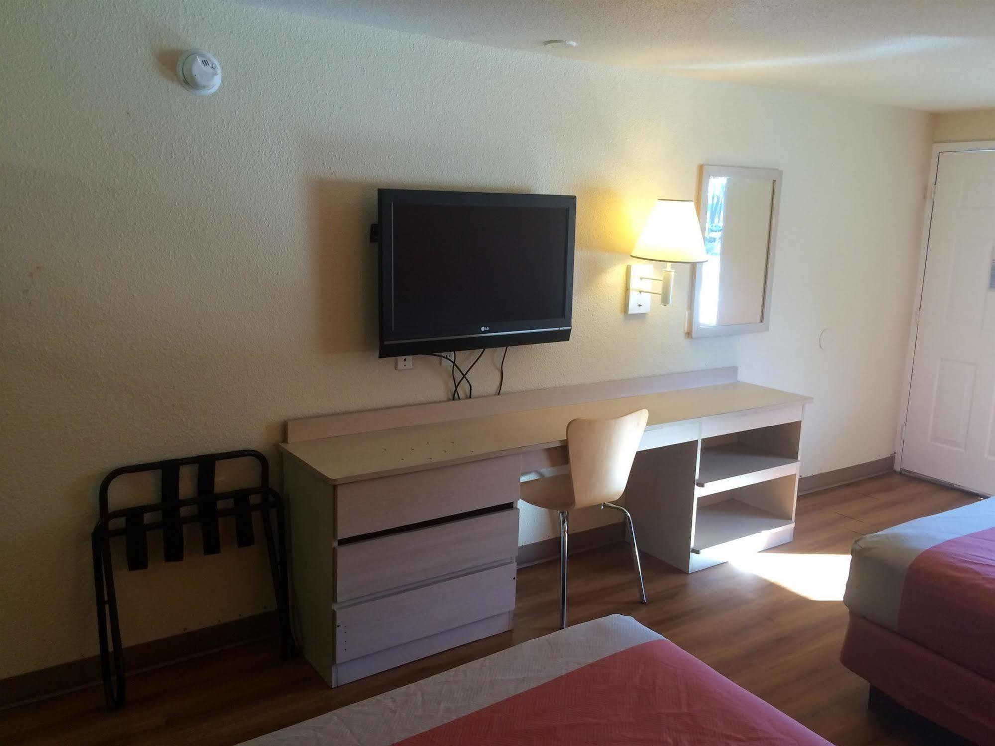Motel 6-Newport News, Va Εξωτερικό φωτογραφία