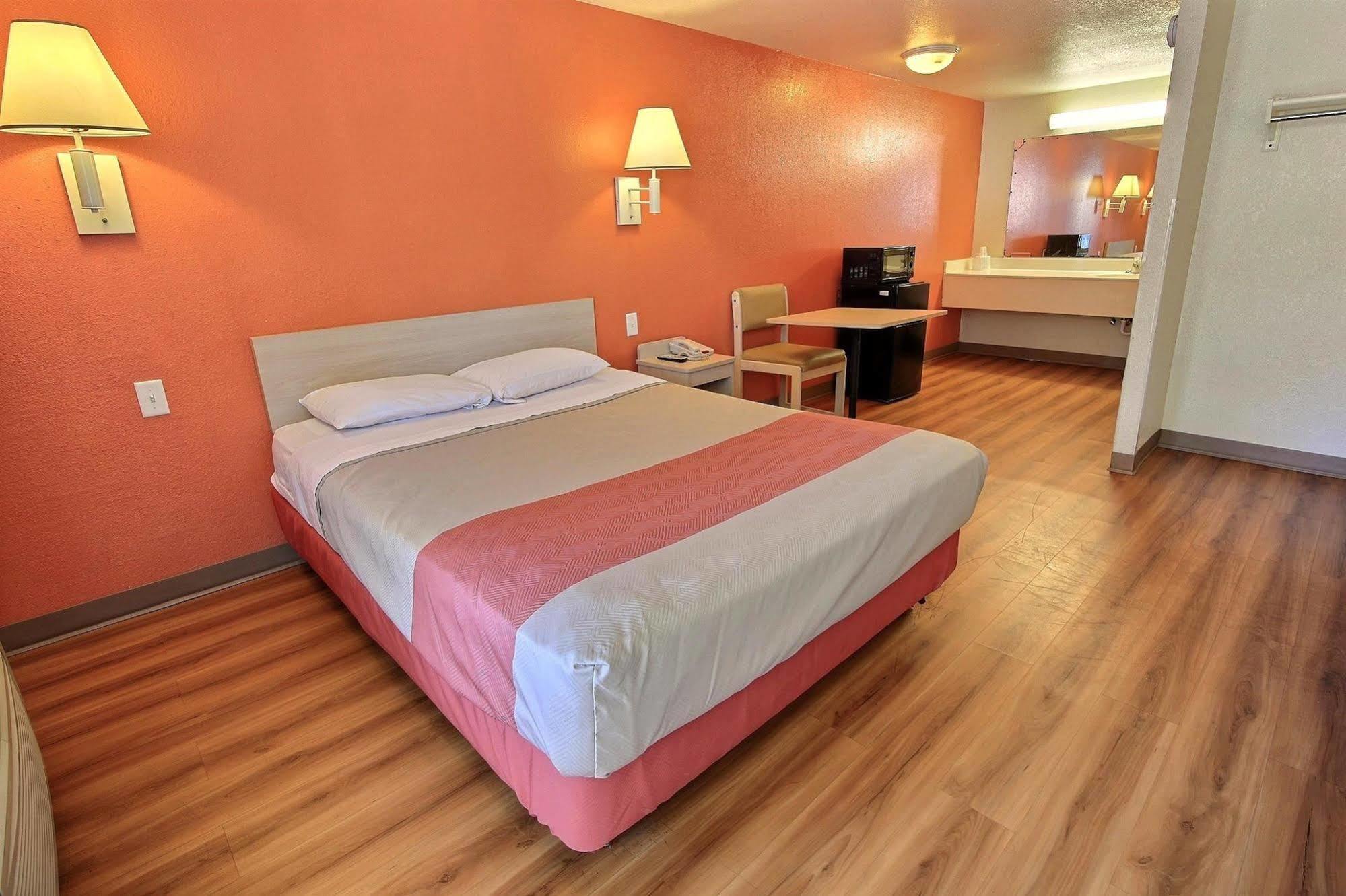 Motel 6-Newport News, Va Εξωτερικό φωτογραφία