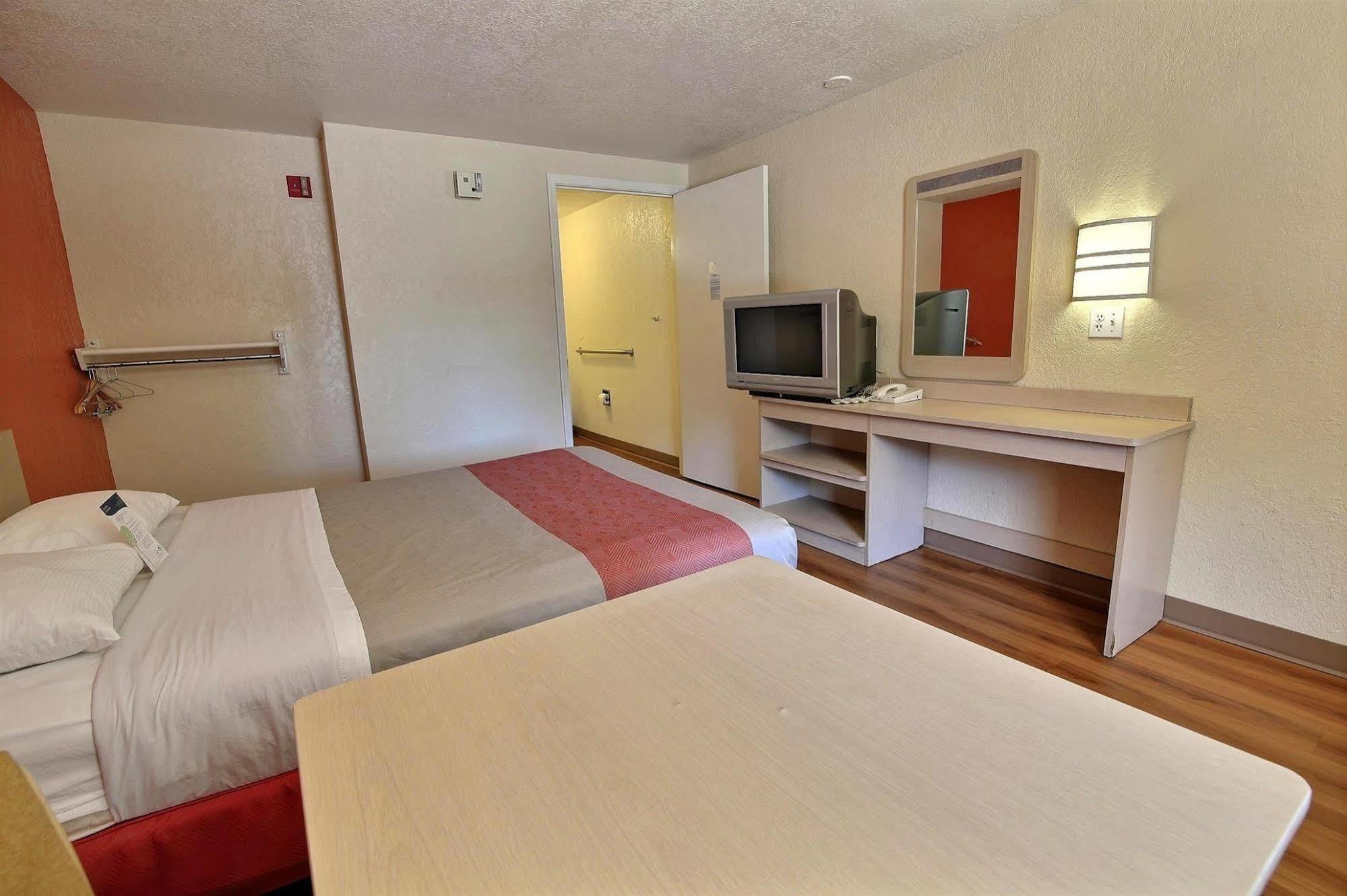Motel 6-Newport News, Va Εξωτερικό φωτογραφία