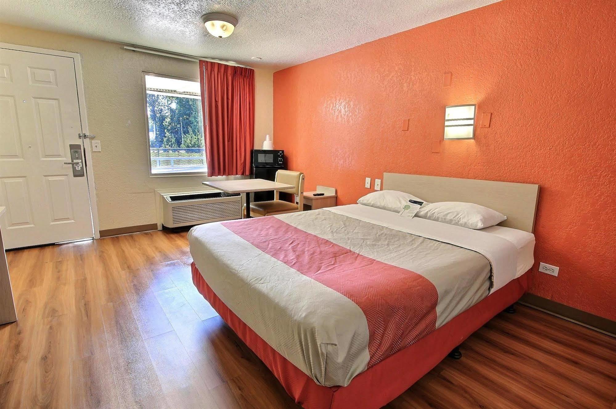 Motel 6-Newport News, Va Εξωτερικό φωτογραφία