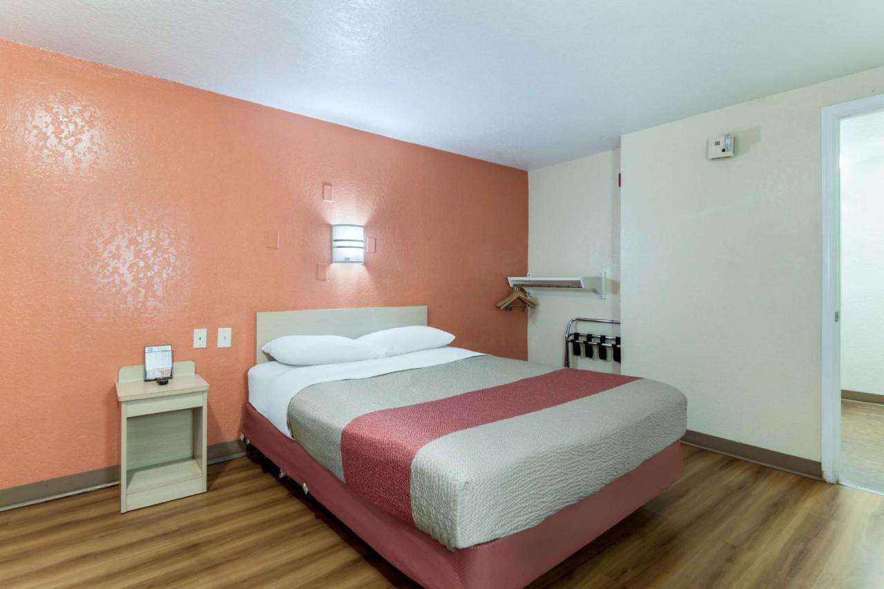 Motel 6-Newport News, Va Εξωτερικό φωτογραφία