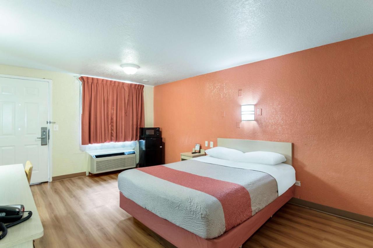 Motel 6-Newport News, Va Εξωτερικό φωτογραφία